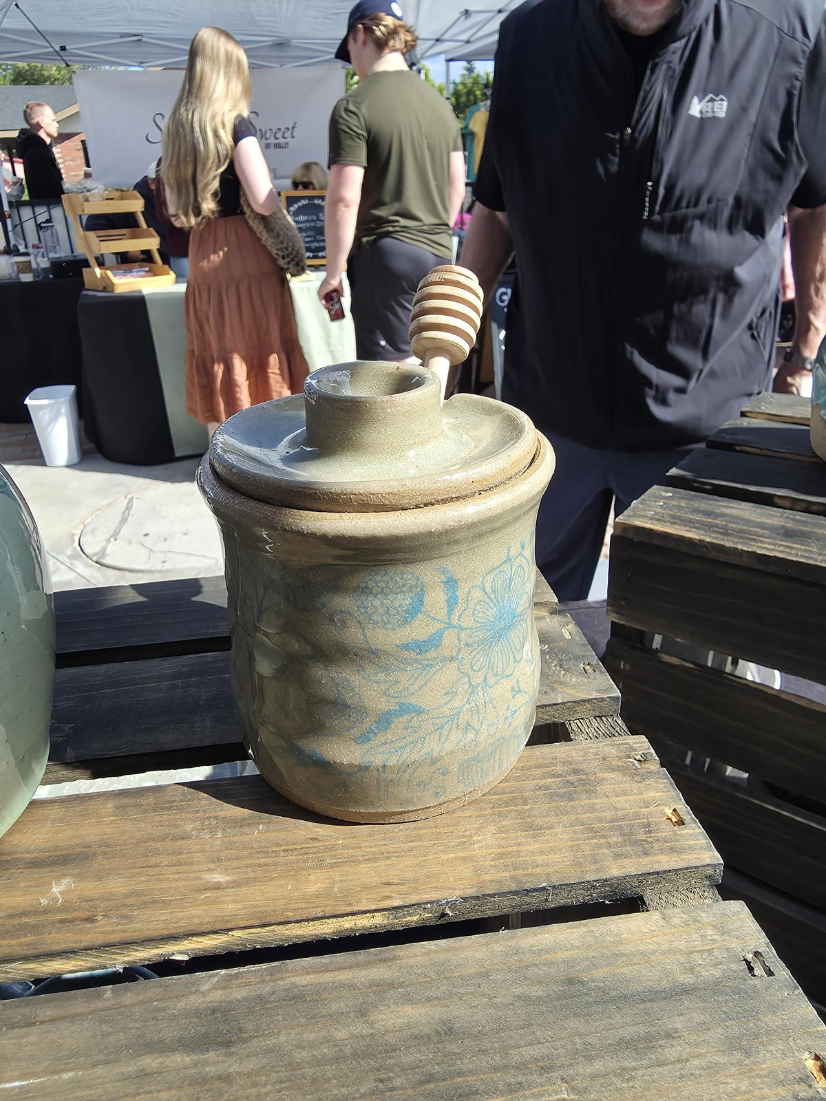 Handmade Ceramic Honey Pot with Wooden Dipper - 12 oz